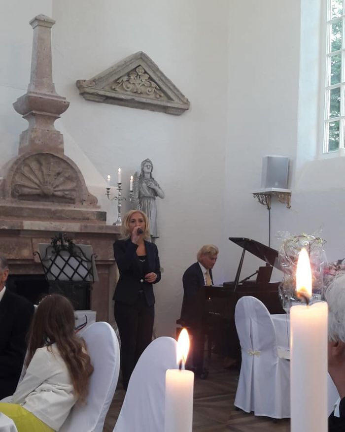 Gesang und Klavier in der Kapelle